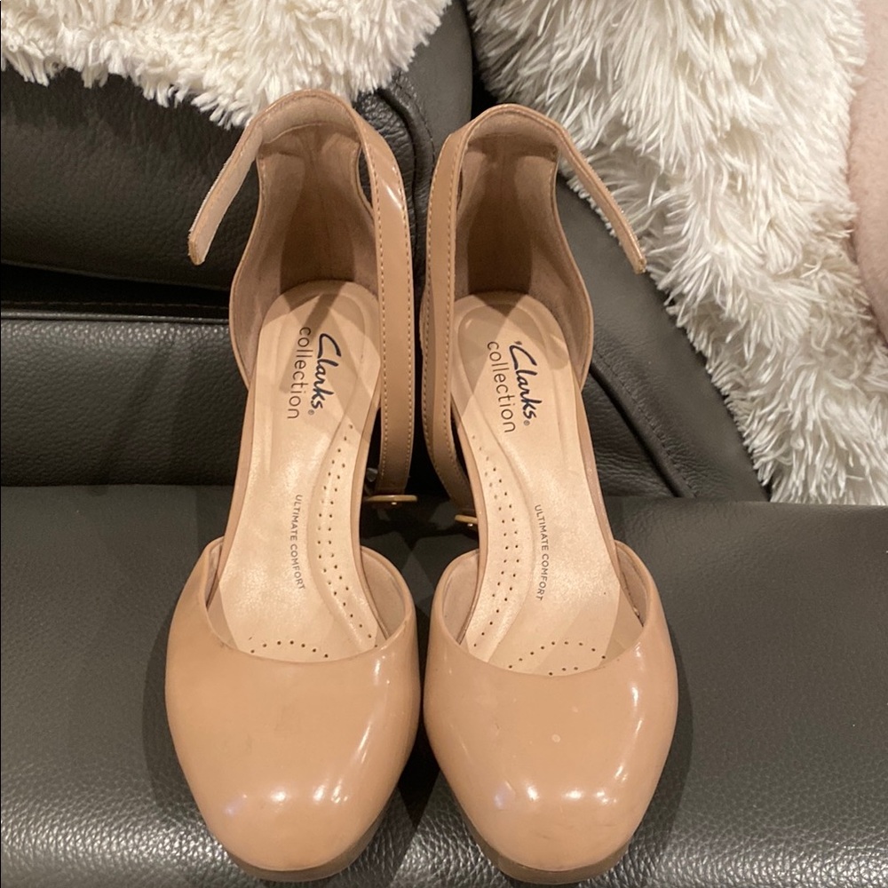 Clarks Tan Heels Sleek Design